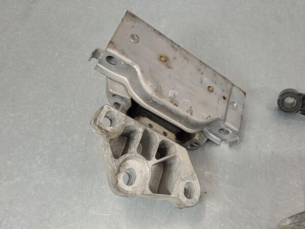 VOLKSWAGEN CRAFTER 2017-2025 MOUNT SY1, 08/17- - Image 3