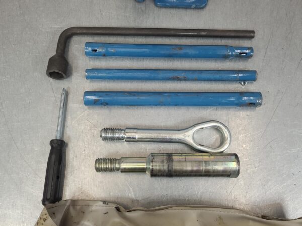 MERCEDES SPRINTER 2006-2018 JACK/TOOL KIT NCV3, 10/06-04/18 - Image 15