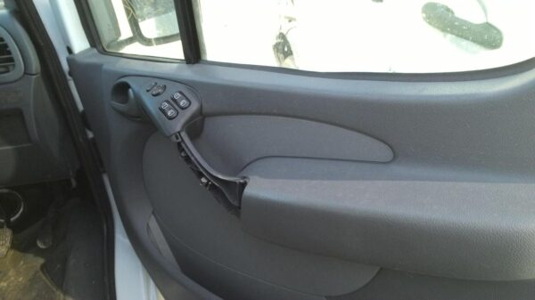 MERCEDES SPRINTER 1998-2006 VACUUM/AIR PUMP VAN 02/98-10/06 - Image 46