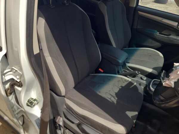 HOLDEN COLORADO 2012-2020 COURTESY LIGHT FRONT, MAP LIGHTS, NON SUNGLASS HOLDER - Image 14