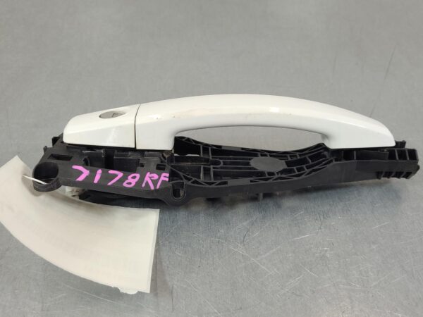 HOLDEN COLORADO 2012-2020 DOOR HANDLE RG, RH FRONT, OUTER, COLOUR CODED, 01/12-1 - Image 2