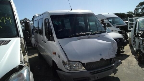 MERCEDES SPRINTER 1998-2006 VACUUM/AIR PUMP VAN 02/98-10/06 - Image 72