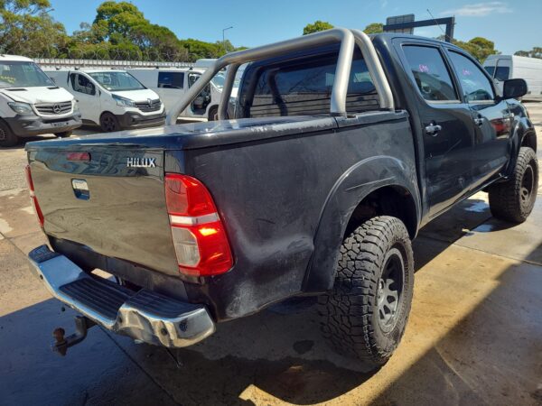 TOYOTA HILUX 2005-2011 DOOR TRIM LH FRONT, DUAL CAB, POWER WINDOWS, LIGHT GREY P - Image 7