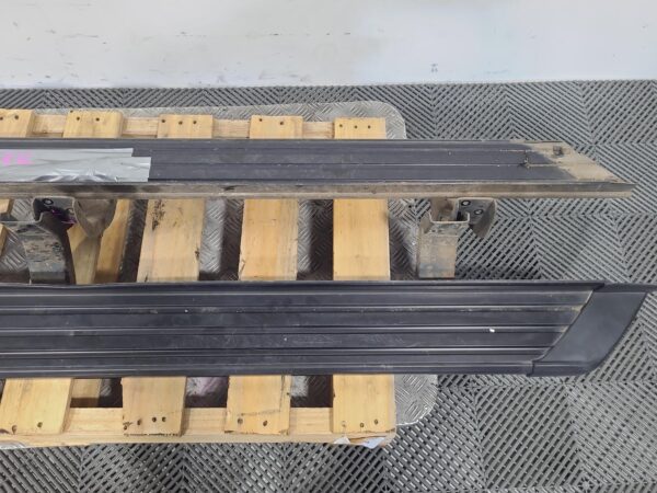 NISSAN NAVARA 2015-2025 SIDE STEP/SKIRT NP300, SIDE STEP, ASSY, DUAL CAB, 04/15- - Image 3