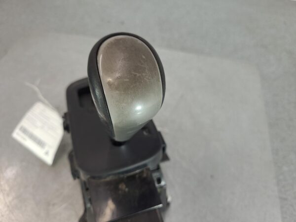 TOYOTA HILUX 2005-2013 GEAR STICK/SHIFTER GEAR SHIFTER, AUTO T/M, 4WD, DIESEL, 3 - Image 4