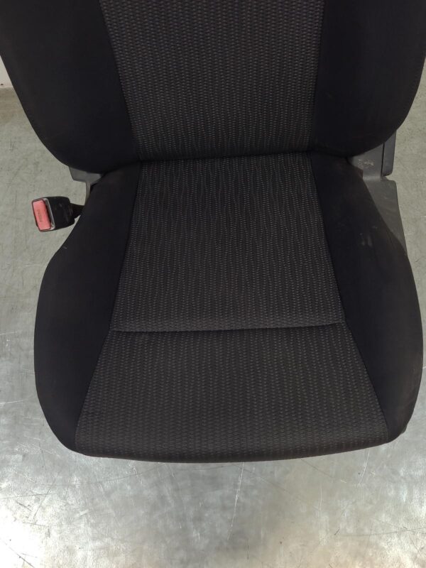 MAZDA BT50 2011-2015 FRONT SEAT LH FRONT (BUCKET SEAT TYPE), UP, CLOTH, XTR, AIR - Image 4