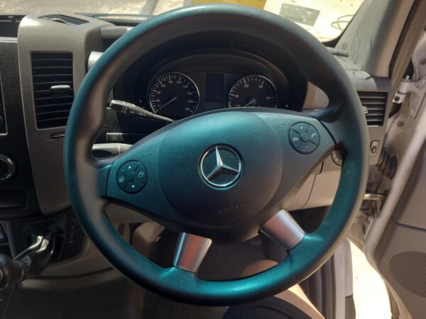 MERCEDES SPRINTER 2006-2018 REAR/TAILGATE GLASS BARN DOOR (LH SIDE), LOW ROOF TY - Image 9