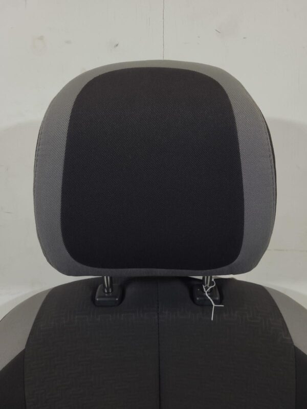 HOLDEN COLORADO 2016-2020 FRONT SEAT RG, LH FRONT, CLOTH, BLACK/GREY, LS/LT/LSX/ - Image 2