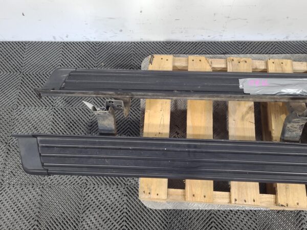 NISSAN NAVARA 2015-2025 SIDE STEP/SKIRT NP300, SIDE STEP, ASSY, DUAL CAB, 04/15- - Image 2