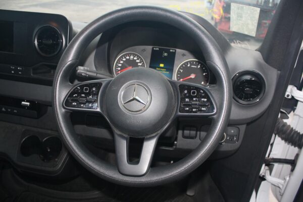 MERCEDES SPRINTER 2018-2024 RIGHT FRONT HUB ASSEMBLY RWD, VS30, 05/18- - Image 20