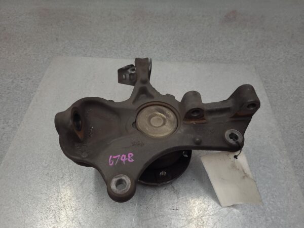 MERCEDES SPRINTER 2018-2024 RIGHT FRONT HUB ASSEMBLY RWD, VS30, 05/18- - Image 2