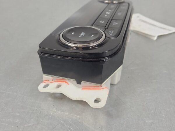 MITSUBISHI TRITON 2015-2023 HEATER/AC CONTROLS MQ-MR, CLIMATE CONTROL DUAL ZONE - Image 2