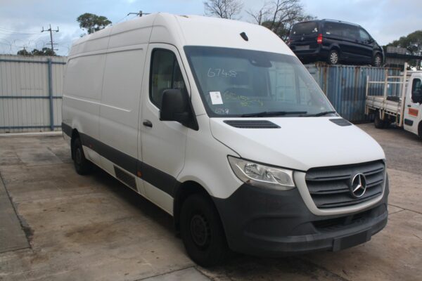 MERCEDES SPRINTER 2018-2024 RIGHT FRONT HUB ASSEMBLY RWD, VS30, 05/18- - Image 6