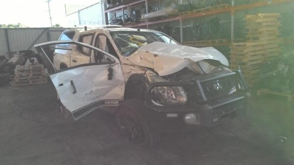 MITSUBISHI TRITON 2015-2023 ROCKER COVER 2.4, 4N15, DIESEL, MQ-MR, 03/15-10/23 - Image 20