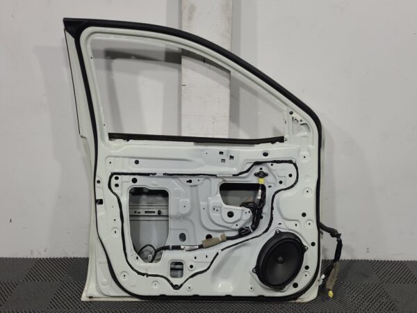 NISSAN NAVARA 2015-2025 LEFT FRONT DOOR NP300, DUAL CAB, 04/15- - Image 4