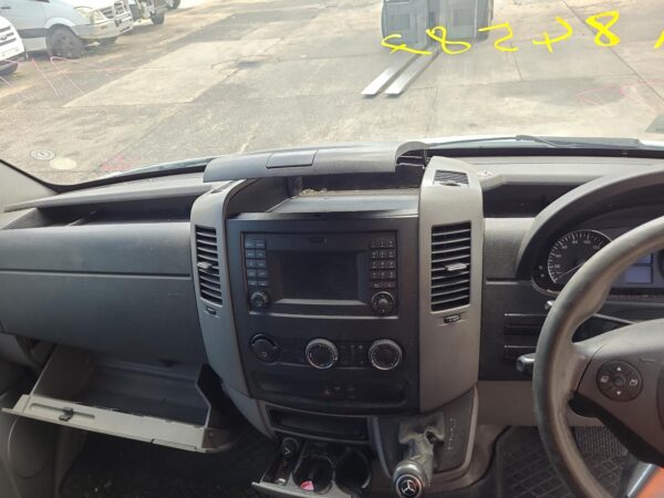 MERCEDES SPRINTER 2006-2018 DOOR HINGE/RUNNER LH SLIDING DOOR ROLLER (UPPER), VA - Image 28