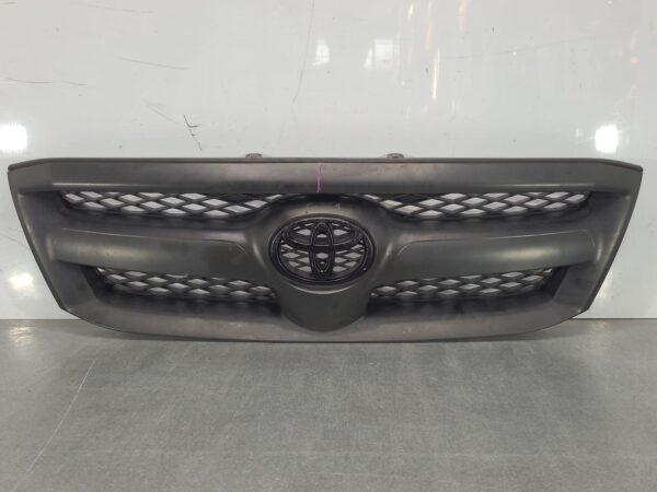 TOYOTA HILUX 2005-2008 RADIATOR GRILLE RADIATOR GRILLE, SR, PLAIN, 02/05-10/08