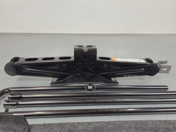 FORD RANGER 2022-2026 JACK/TOOL KIT RA, 05/22- - Image 13