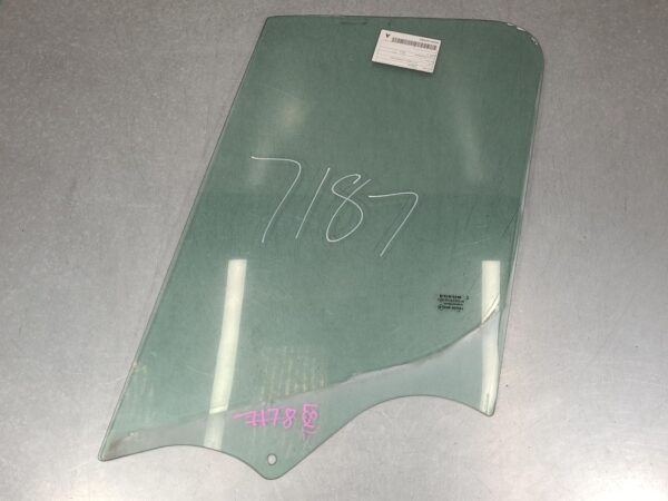 RENAULT MASTER 2011-2026 LEFT FRONT 1/4 DOOR GLASS X62, 09/11-