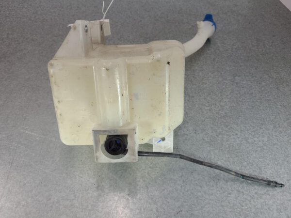 LDV DELIVER 9 2020-2024 WASHER BOTTLE 07/20-