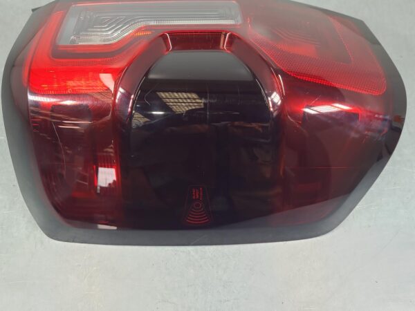 FORD RANGER 2022-2025 LEFT TAILLIGHT RA, IN BODY, W/ HALOGEN REVERSE LIGHT, BLIN - Image 4