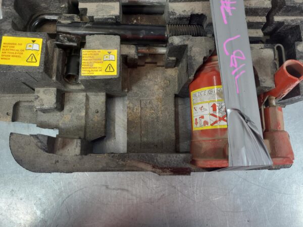 RENAULT MASTER 2011-2026 JACK/TOOL KIT X62, 09/11- - Image 3