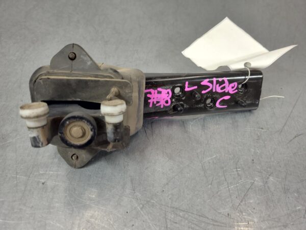 RENAULT MASTER 2011-2024 DOOR HINGE/RUNNER MIDDLE, LH SLIDING DOOR, X62, 09/11-