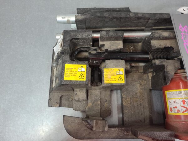 RENAULT MASTER 2011-2026 JACK/TOOL KIT X62, 09/11- - Image 6