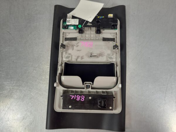 FORD RANGER 2022-2025 COURTESY LIGHT RA, FRONT, W/ SUNGLASS HOLDER, AUX SWITCH T - Image 5