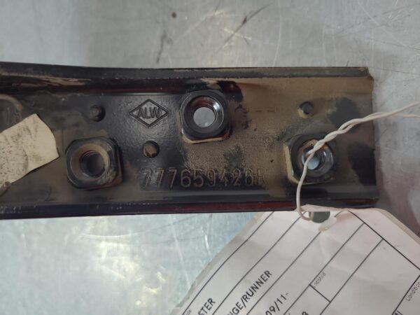 RENAULT MASTER 2011-2024 DOOR HINGE/RUNNER MIDDLE, LH SLIDING DOOR, X62, 09/11- - Image 4