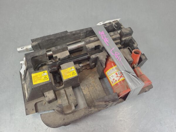 RENAULT MASTER 2011-2026 JACK/TOOL KIT X62, 09/11-