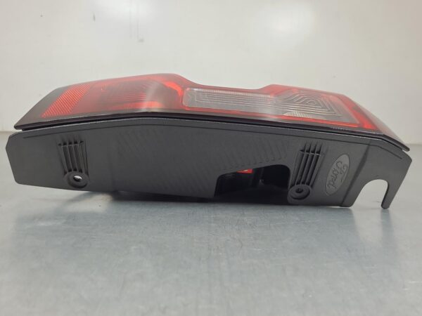 FORD RANGER 2022-2025 LEFT TAILLIGHT RA, IN BODY, W/ HALOGEN REVERSE LIGHT, BLIN - Image 5