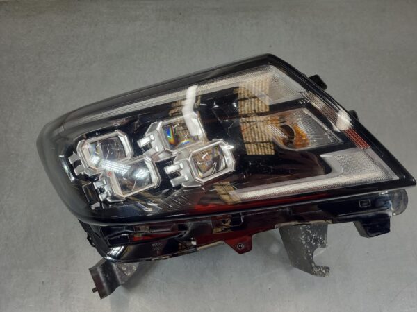 NISSAN NAVARA 2020-2025 RIGHT HEADLAMP NP300, W/ LED TYPE, 12/20-