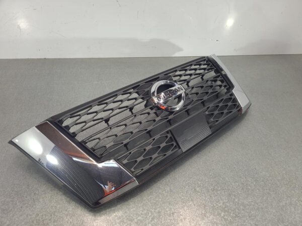 NISSAN NAVARA 2020-2025 RADIATOR GRILLE NP300, RADIATOR GRILLE, W/ CHROME MOULDI - Image 3