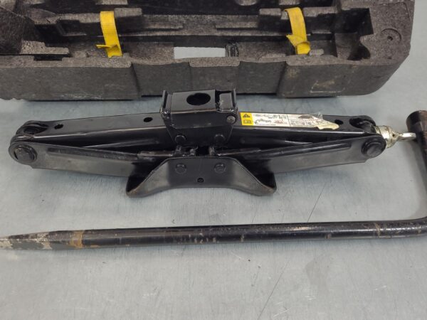 FORD TRANSIT 2006-2014 JACK/TOOL KIT VM SI-II, 07/06-02/14 - Image 3