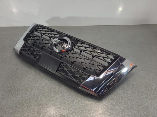 NISSAN NAVARA 2020-2025 RADIATOR GRILLE NP300, RADIATOR GRILLE, W/ CHROME MOULDI - Image 2