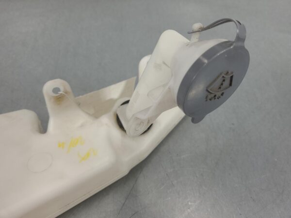 NISSAN NAVARA 2015-2025 WASHER BOTTLE NP300, 04/15- - Image 4