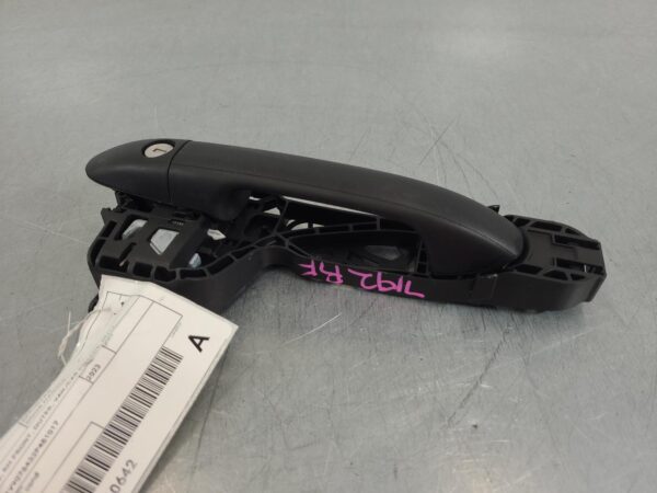 MERCEDES SPRINTER 2018-2025 DOOR HANDLE VS30, RH FRONT, OUTER, VAN/CAB CHASSIS, - Image 3