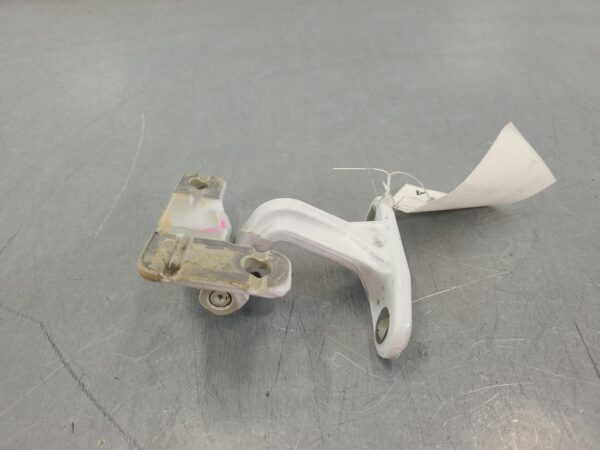 MERCEDES SPRINTER 2018-2025 DOOR HINGE/RUNNER RH FRONT DOOR (LOWER), VAN/CAB CHA - Image 13