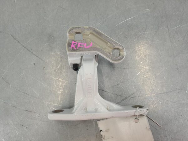 MERCEDES SPRINTER 2018-2025 DOOR HINGE/RUNNER RH FRONT DOOR (UPPER), VAN/CAB CHA - Image 3