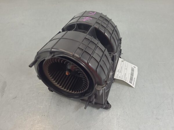 RENAULT TRAFIC 2015-2026 HEATER FAN MOTOR X82, 01/15-