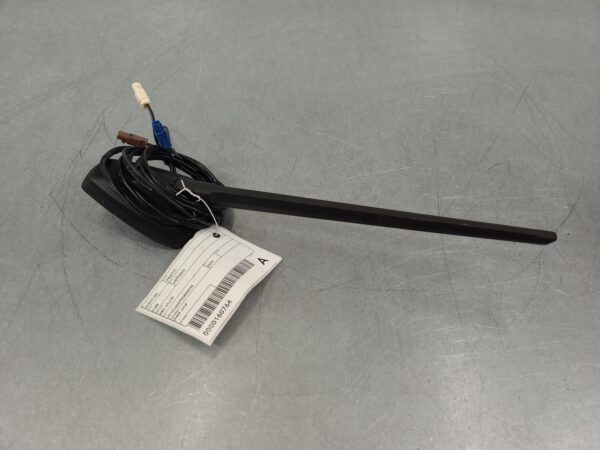 RENAULT TRAFIC 2015-2026 ANTENNA X82, 01/15-
