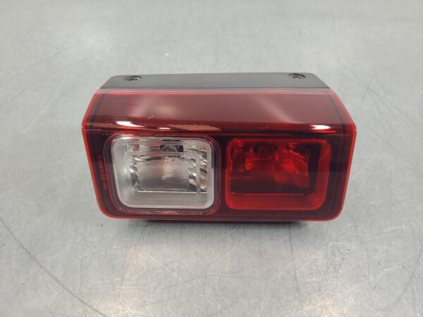 RENAULT TRAFIC 2015-2025 RIGHT TAILLIGHT X82, IN BODY, LOWER, 01/15-