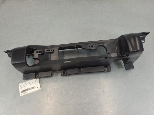 RENAULT TRAFIC 2015-2025 RIGHT TAILLIGHT X82, UPPER TAILLIGHT SURROUND, BARN DOO