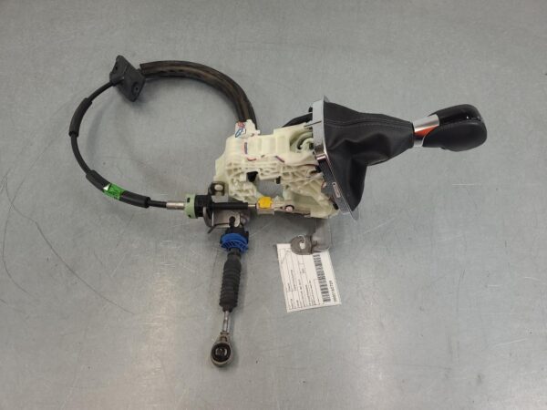 RENAULT TRAFIC 2019-2025 GEAR STICK/SHIFTER AUTO T/M TYPE, X82, 09/19- - Image 13