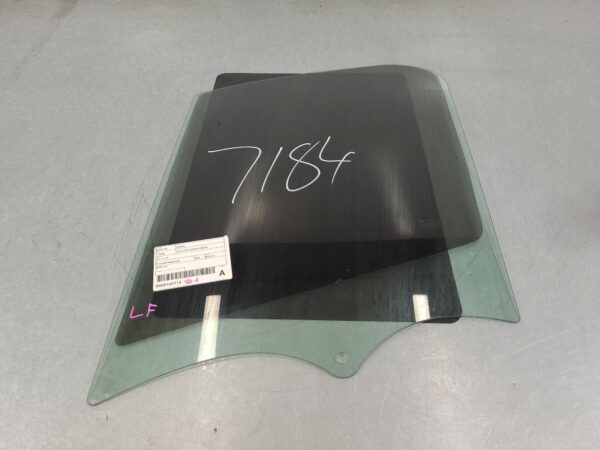 RENAULT TRAFIC 2015-2026 LEFT FRONT DOOR WINDOW X82, 01/15-