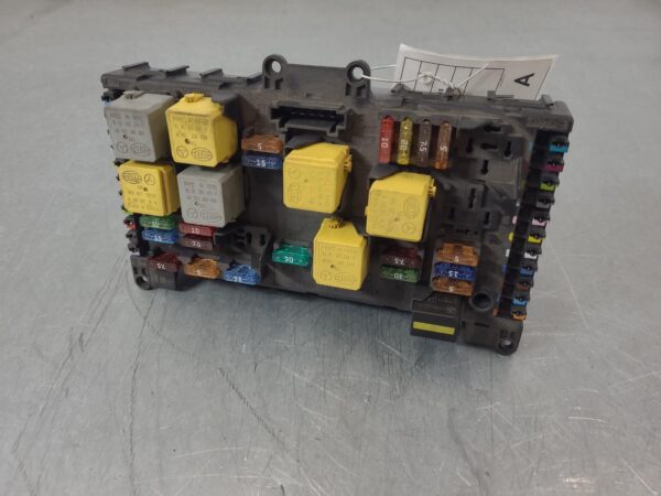 MERCEDES VITO 2004-2015 FUSE BOX ENGINE BAY, DIESEL, 2.1, W/ BCM, 639, 04/04-02/