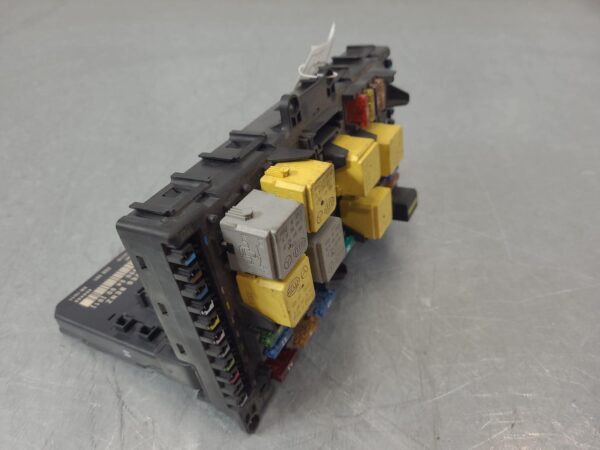 MERCEDES VITO 2004-2015 FUSE BOX ENGINE BAY, DIESEL, 2.1, W/ BCM, 639, 04/04-02/ - Image 2