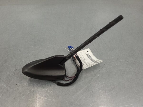 FORD RANGER 2018-2022 ANTENNA CENTRE REAR, ROOF MOUNTED, PX, 09/18-04/22