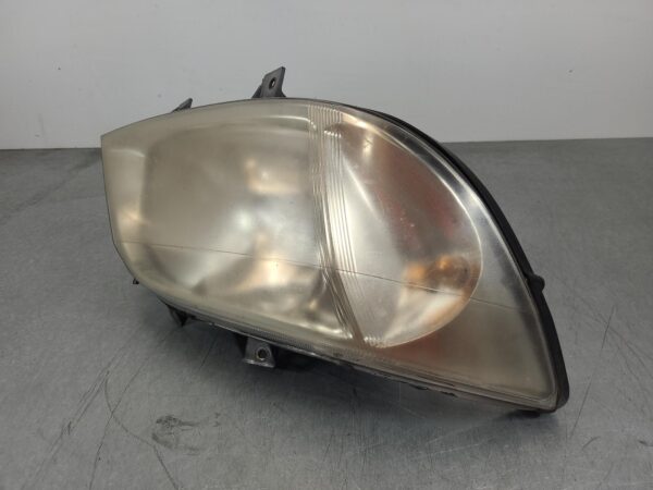 MERCEDES SPRINTER 2000-2006 RIGHT HEADLAMP BLACK BASE, VAN, 05/00-10/06 - Image 2